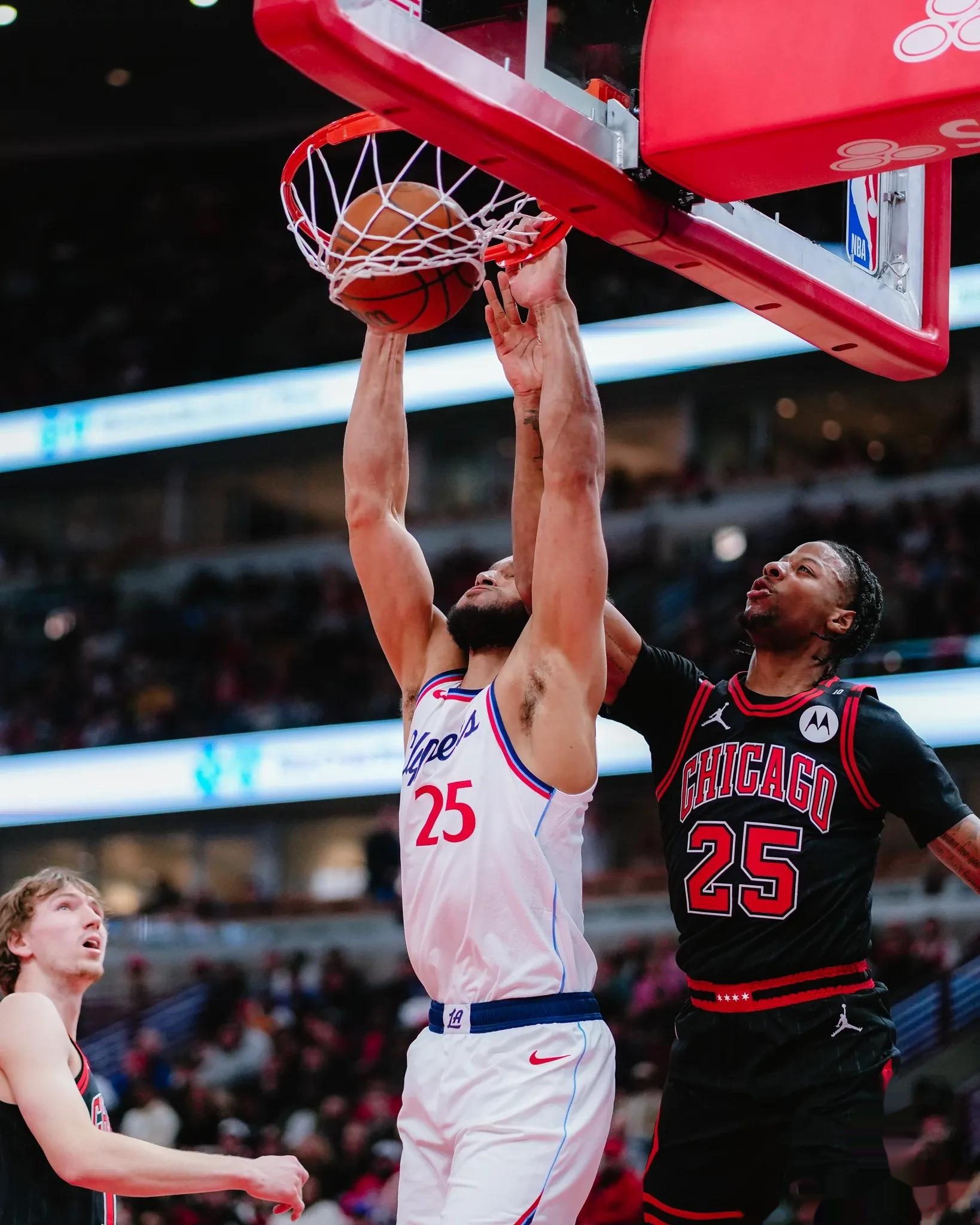 九游娱乐-西亚卡姆关键节点绝杀，快船带队取胜！的简单介绍-九游娱乐